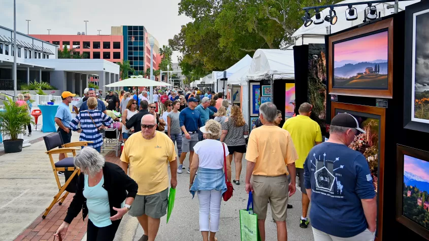 Photo of the crowd at ArtFest Fort Myers 2022