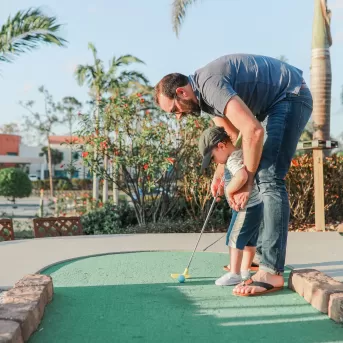 family kids mini golf